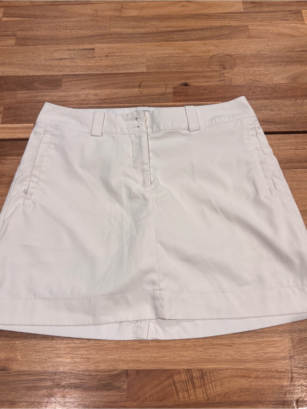 Nike White Golf Skort Dri-Fit SZ 8 Great Condition.